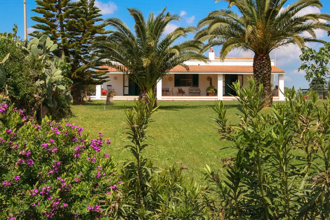 Giardino e casa vacanze in Basilicata vicino al mare, Metaponto